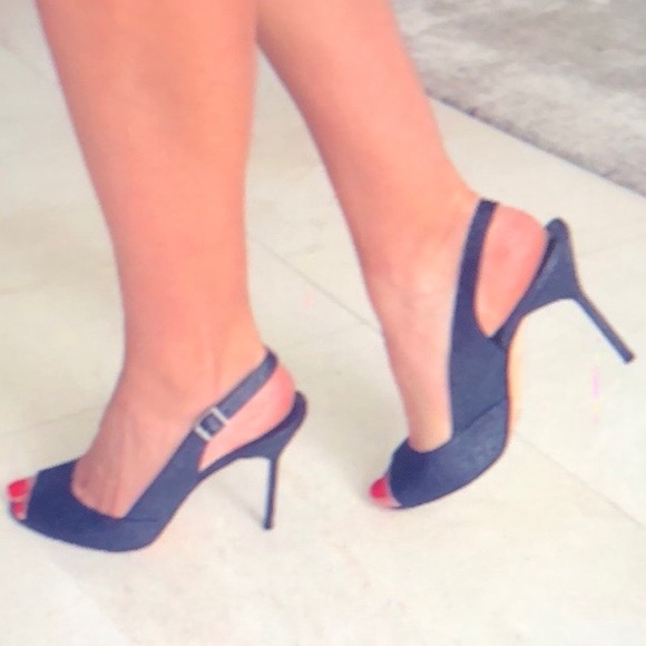 50% OFF Manolo Blahnik Shimmering Grey Leather Open Toe Heels. Size 39,5 - Picture 4 of 7